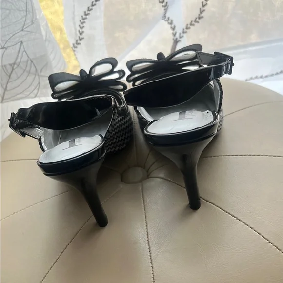 J.Renee Houndstooth Black Slingback Heels - Picture 3 of 7